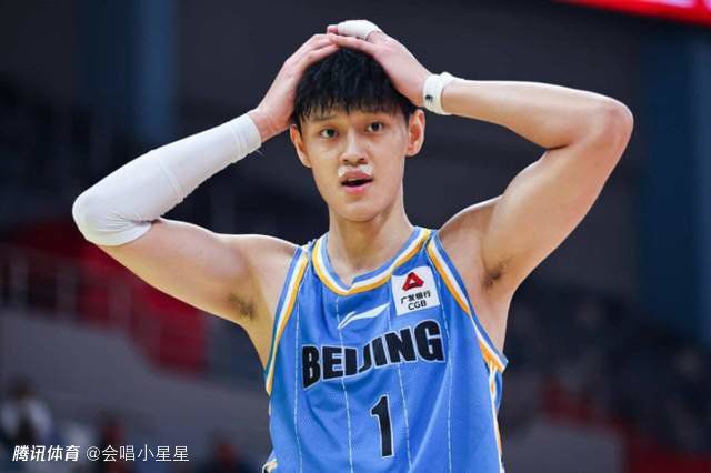 由罗永昌执导，任达华、梁咏琪、罗仲谦、杨采妮、袁姗姗、袁澧林、刘楚恬、林文龙、郭晋安、胡明、余佳哝、陈雅丽、贾晓晨、鲁牛、刘永主演的电影《小Q》今日曝光萌意满满的;天使降临预告及海报，正式定档今年8月1日，希望所有为你我他带来欢乐的狗狗们能得全心的爱与陪伴，与所有爱它们的人相伴一辈子